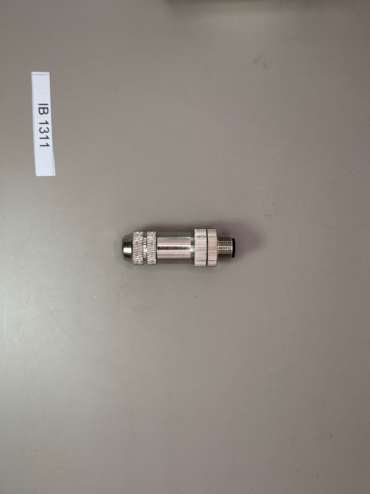 Conector macho M12 de 4 pines, código b