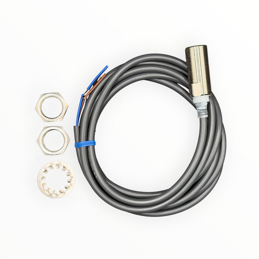 Sensor inductivo M18, 24 a 240 VAC sensado 5 mm, NO, rasante 2 hilos, cable de PVC 2 m OMRON E2E-X5Y1-US - vista 2