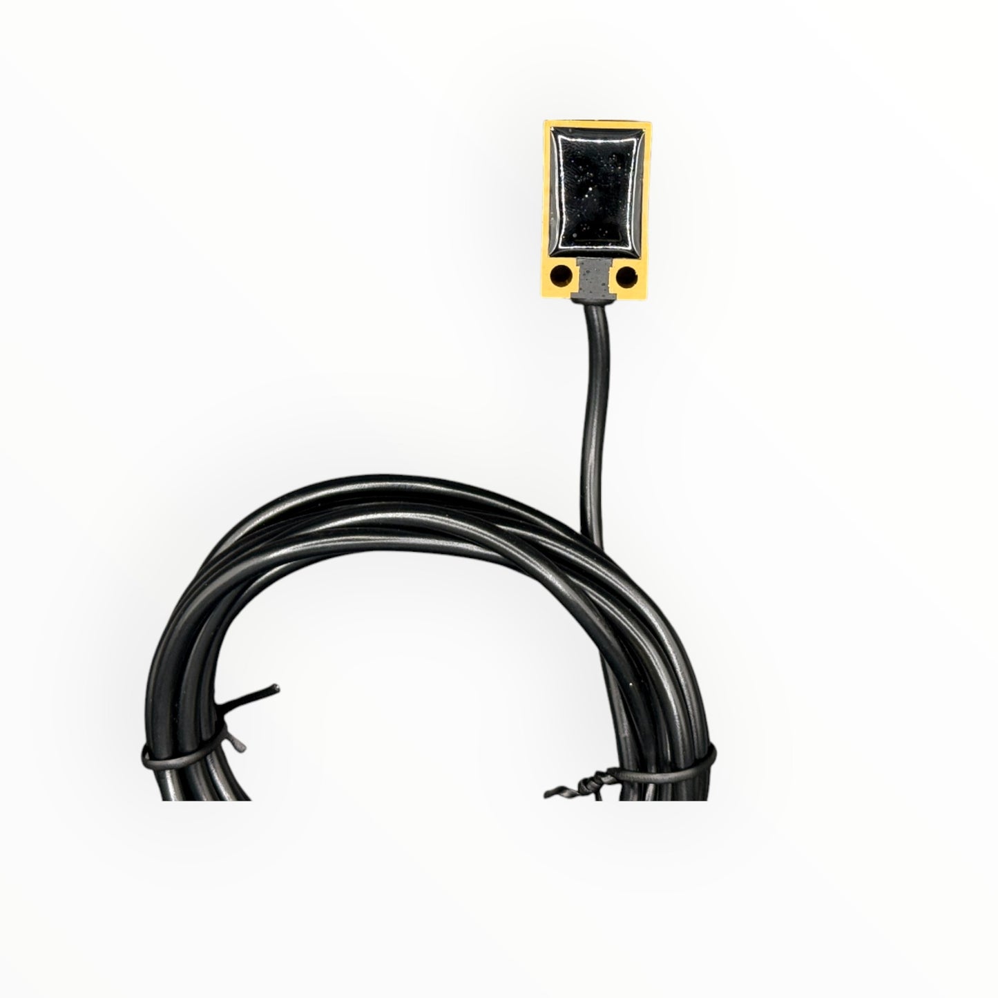 Sensor de proximidad inductivo, forma cuadrada s17, pnp, no+nc, rasante 5mm,10-30vdc, con cable de 2 metros [IPS-S17POC5B] - SKU: IB 1300 — Automatización Industrial Chile | BDTEC