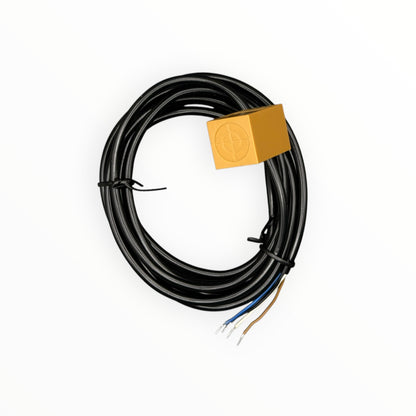 Sensor de proximidad inductivo, cuadrado s17, npn, no+nc, rasante 5 mm 10-30 vdc, con cable de 2 metros [IPS-S17NOC5B] - SKU: IB 1301 — Automatización Industrial Chile | BDTEC