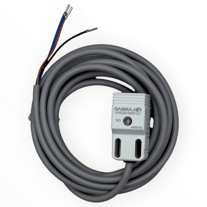 Sensor inductivo cuadrado 18x18 PNP NO rasante sn 5mm Lanbao LE18SF05DPO