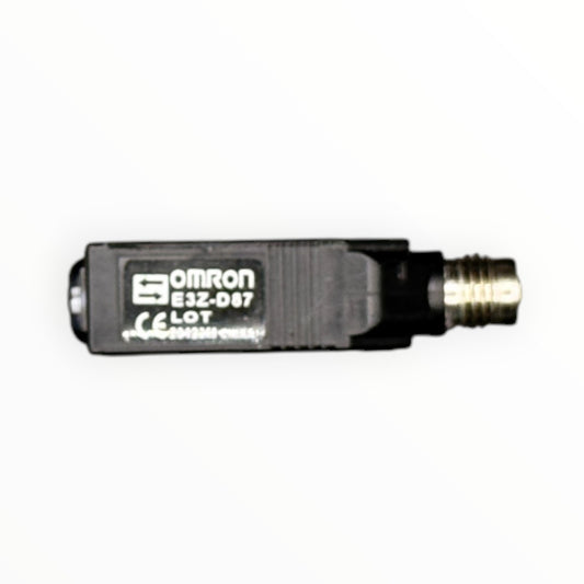 Sensor difuso, rectangular, infrarroja, sn 1m, 24v, cuerpo plastico, pnp, conector m8. [E3Z-D87] - SKU: OM 1017 — Automatización Industrial Chile | BDTEC