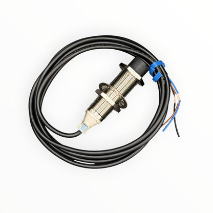 Sensor inductivo, m18, no rasante, sn 16mm, 24v, cuerpo laton niquelado, pnp, no, cable 2m. [E2B-M18LN16-WP-B1 2M] - SKU: OM 1106 — Automatización Industrial Chile | BDTEC