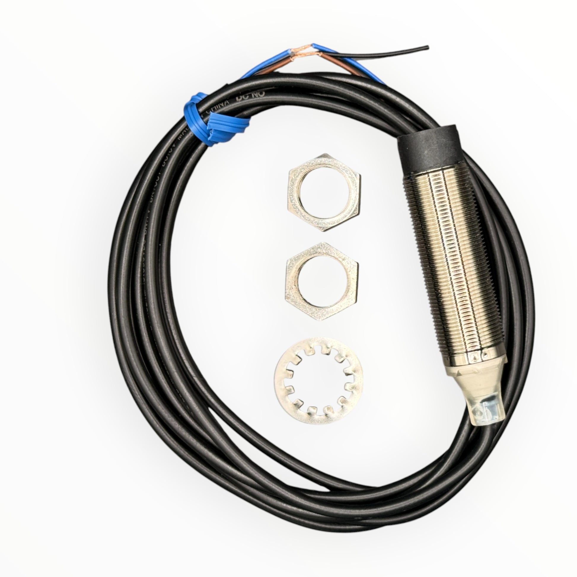 Sensor inductivo, m18, no rasante, sn 16mm, 24v, cuerpo laton niquelado, pnp, no, cable 2m. [E2B-M18LN16-WP-B1 2M] - SKU: OM 1106 — Automatización Industrial Chile | BDTEC