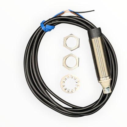 Sensor inductivo, m18, no rasante, sn 16mm, 24v, cuerpo laton niquelado, pnp, no, cable 2m. [E2B-M18LN16-WP-B1 2M] - SKU: OM 1106 — Automatización Industrial Chile | BDTEC