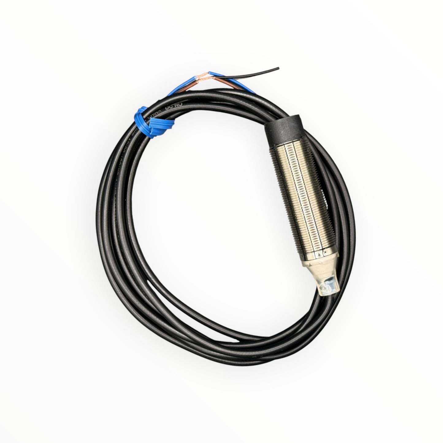 Sensor inductivo, m18, no rasante, sn 16mm, 24v, cuerpo laton niquelado, pnp, no, cable 2m. [E2B-M18LN16-WP-B1 2M] - SKU: OM 1106 — Automatización Industrial Chile | BDTEC