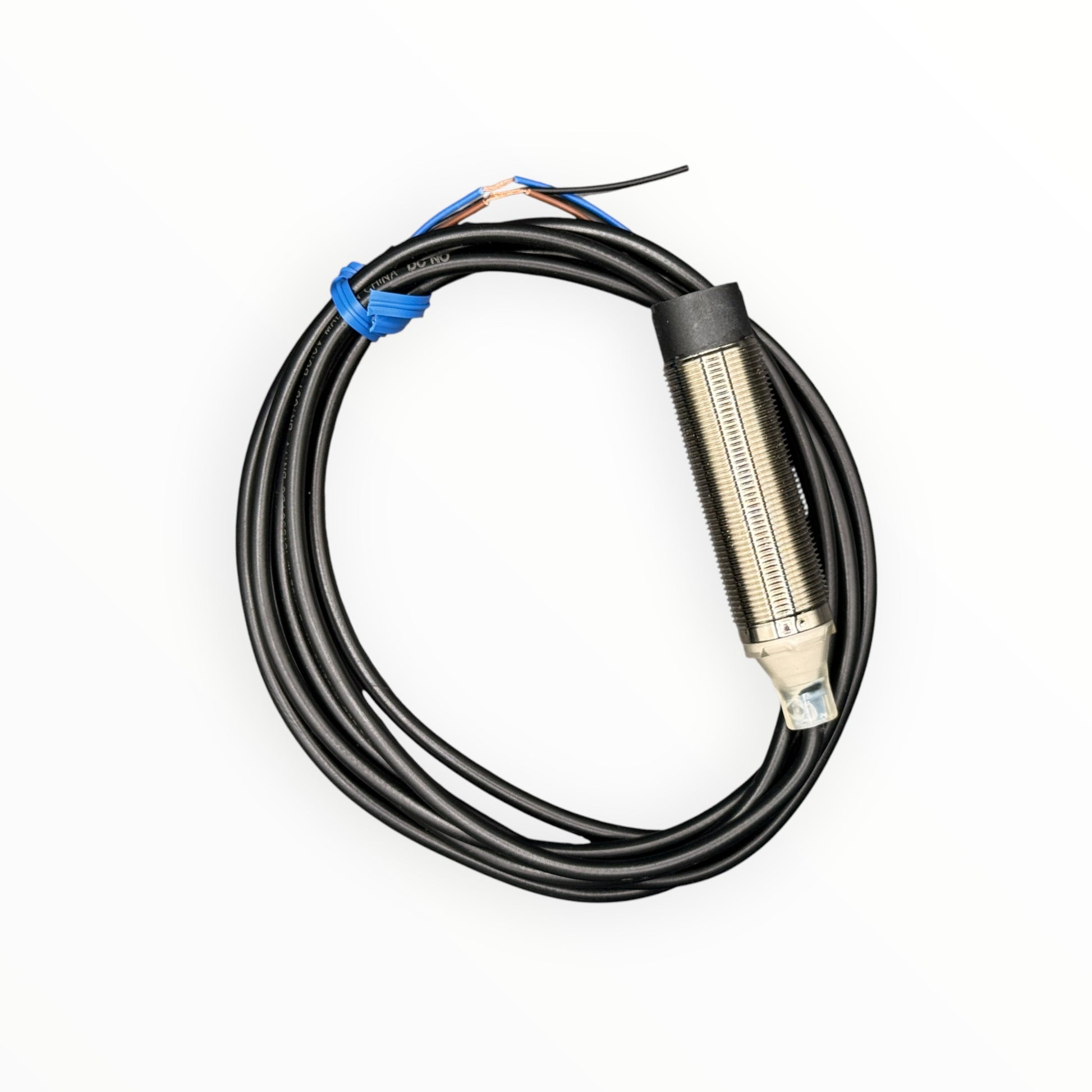 Sensor inductivo, m18, no rasante, sn 16mm, 24v, cuerpo laton niquelado, pnp, no, cable 2m. [E2B-M18LN16-WP-B1 2M] - SKU: OM 1106 — Automatización Industrial Chile | BDTEC