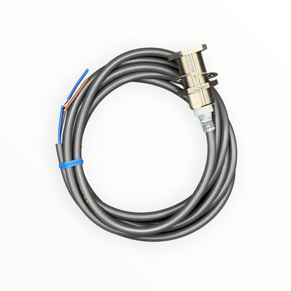 E2e-x5y1-us sensor inductivo m18, 24 a 240 vac sensado 5 mm, no,rasante 2 hilo, cable de pvc 2 m - SKU: OM 1114 — Automatización Industrial Chile | BDTEC